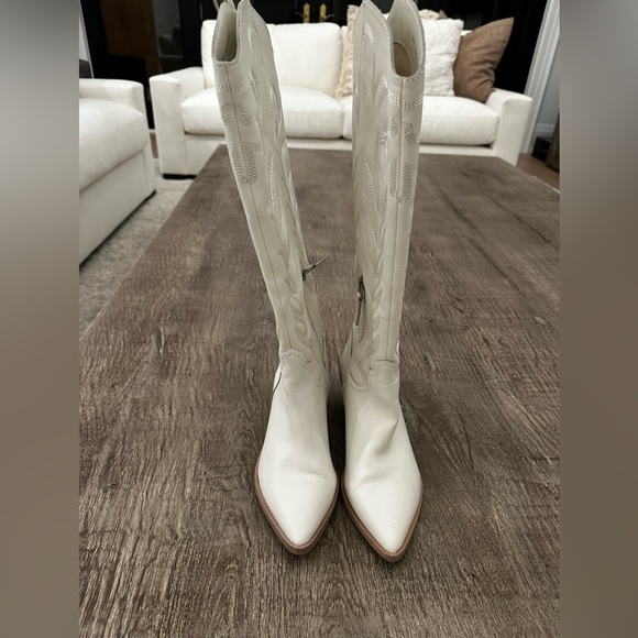 Dolce Vita Solei Boot in White Embossed Leather - Picture 2 of 3